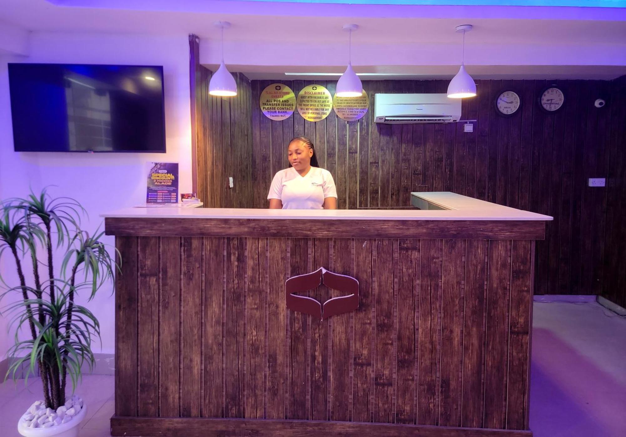 Presken Hotels Alade Avenue Икея Экстерьер фото